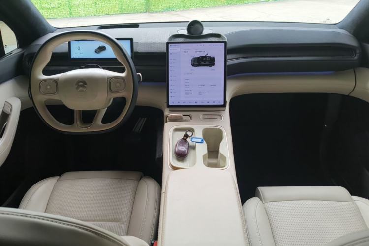 Used Nio ES6 2023 75 kWh Center Console