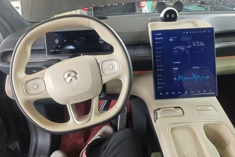 Used Nio ES6 2023 75 kWh Center Console