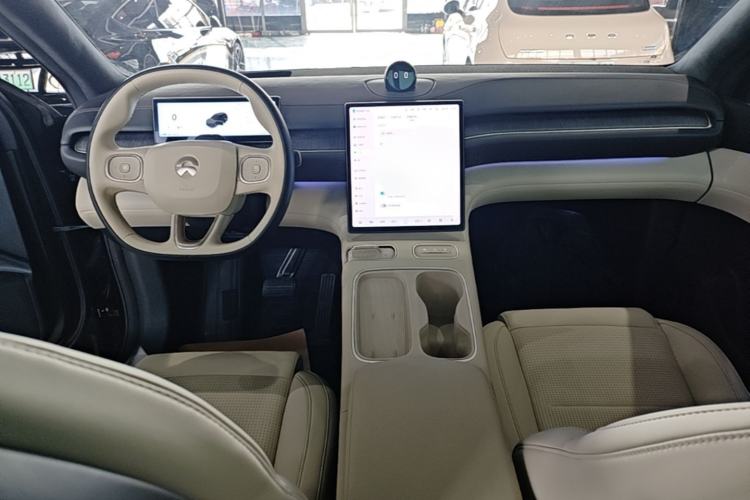 Used Nio ES6 2023 75 kWh Center Console