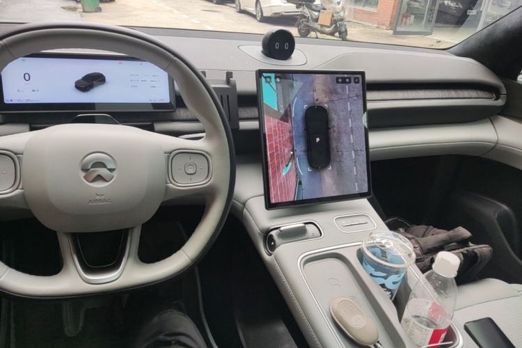 Used Nio ES6 2023 75 kWh Center Console