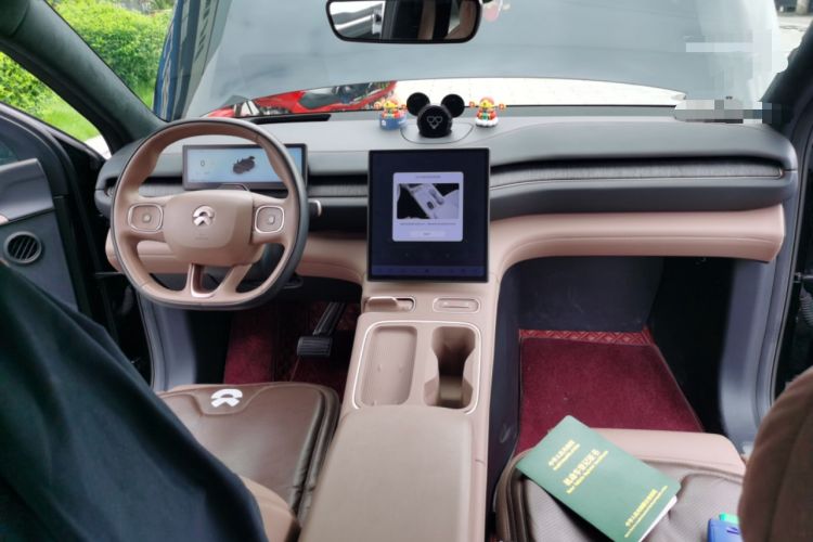 Used Nio ES6 2023 75 kWh Center Console