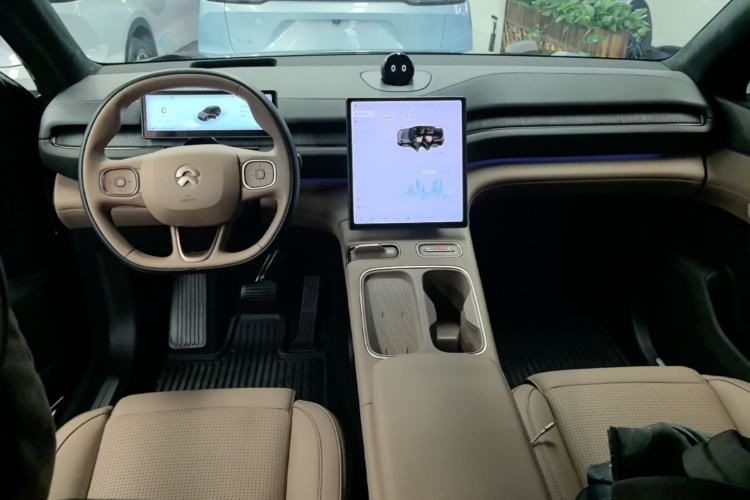 Used Nio ES6 2023 75 kWh Center Console