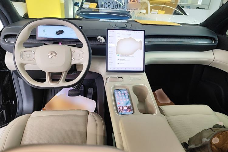 Used Nio ES6 2023 75 kWh Center Console