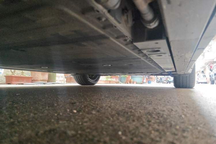 Used Nio ES6 2023 75 kWh Chassis Front Left
