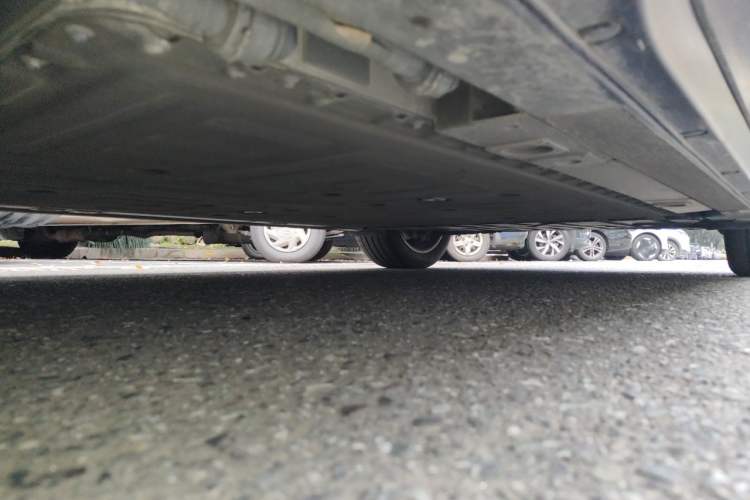 Used Nio ES6 2023 75 kWh Chassis Front Left
