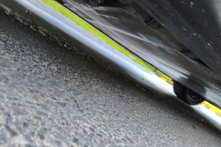 Used Nio ES6 2023 75 kWh Chassis Front Left