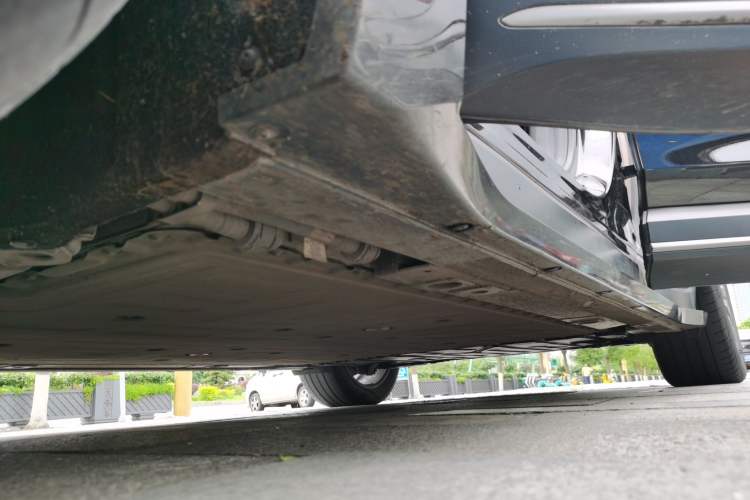 Used Nio ES6 2023 75 kWh Chassis Front Left