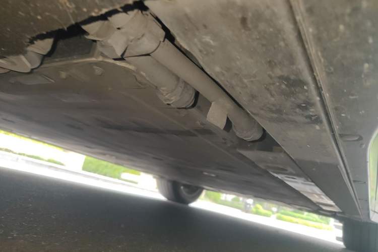 Used Nio ES6 2023 75 kWh Chassis Front Left