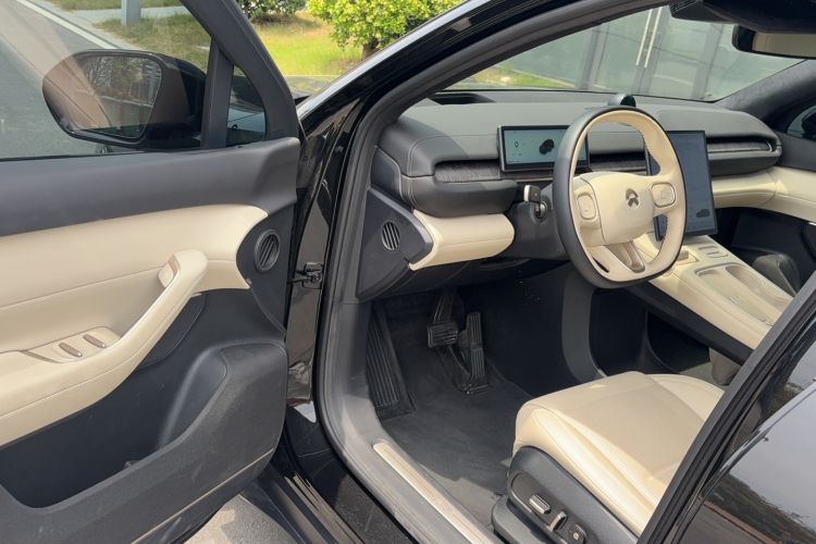 Used Nio ES6 2023 75 kWh Driver Seat
