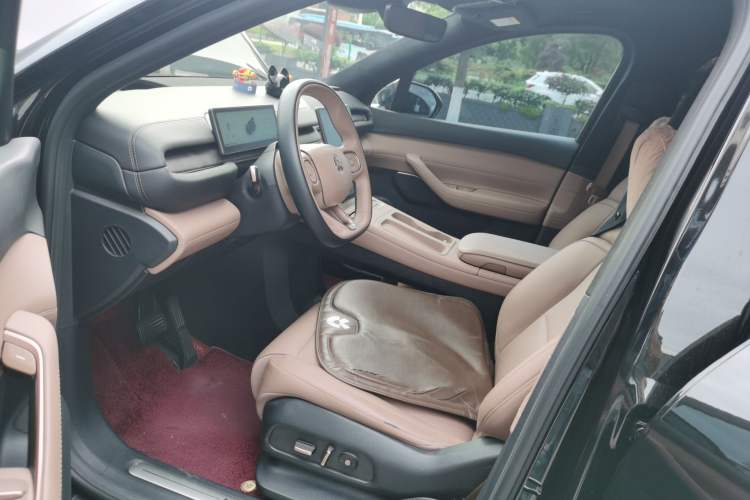 Used Nio ES6 2023 75 kWh Driver Seat