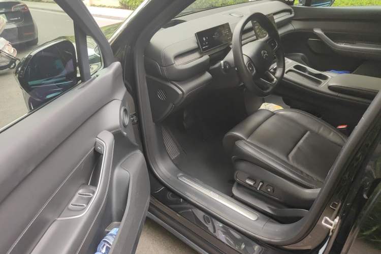 Used Nio ES6 2023 75 kWh Driver Seat