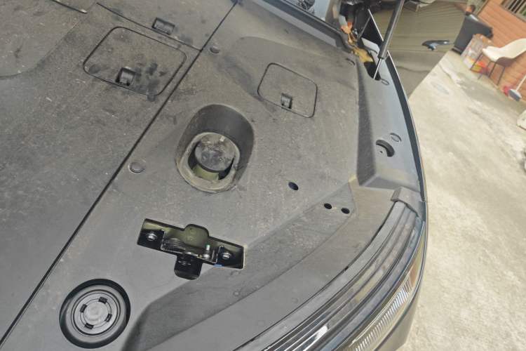 Used Nio ES6 2023 75 kWh Engine Bay Left
