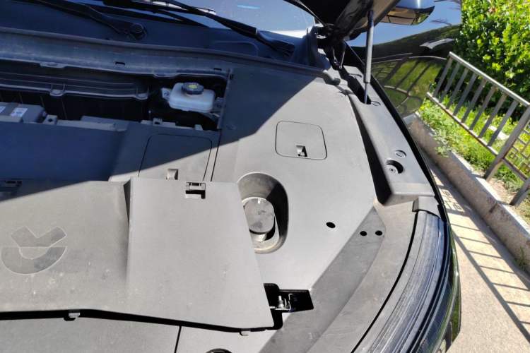 Used Nio ES6 2023 75 kWh Engine Bay Left