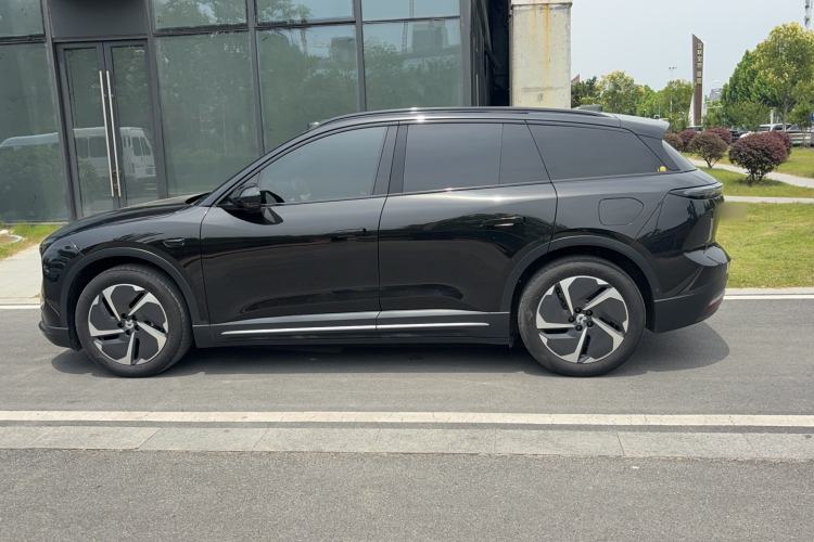 Used Nio ES6 2023 75 kWh Exterior 2