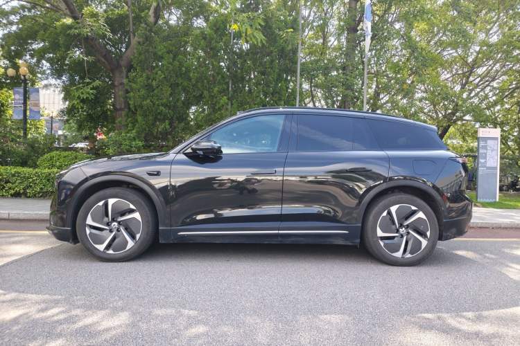 Used Nio ES6 2023 75 kWh Exterior 3