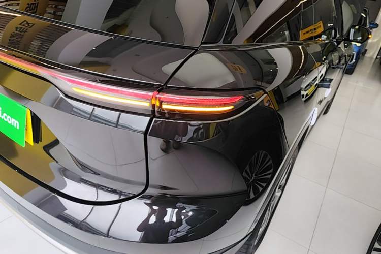 Used Nio ES6 2023 75 kWh Exterior 3