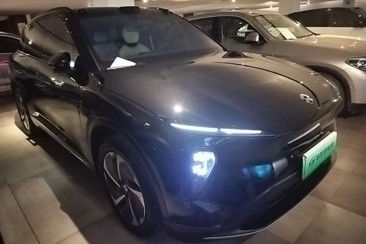 Used Nio ES6 2023 75 kWh Front Right 45 Deg
