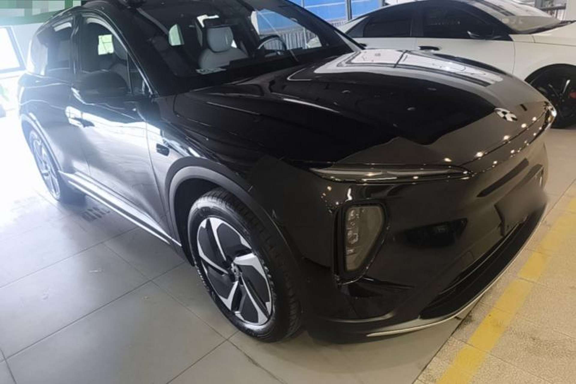 Used Nio ES6 2023 75 kWh Front Right 45 Deg