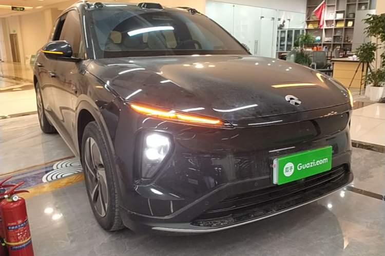 Used Nio ES6 2023 100kWh Front Right 45 Deg
