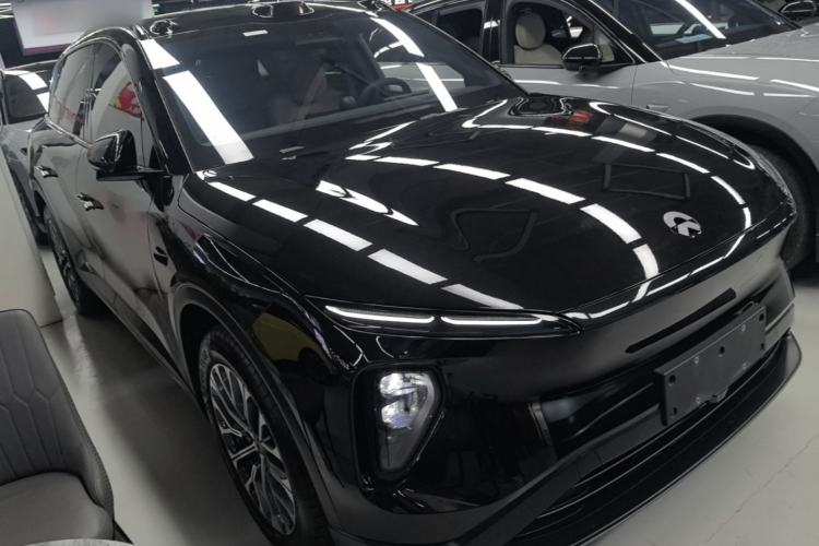 Used Nio ES6 2023 75 kWh Front Right 45 Deg