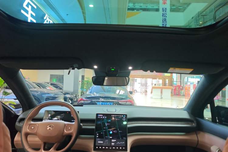 Used Nio ES6 2023 75 kWh Headliner