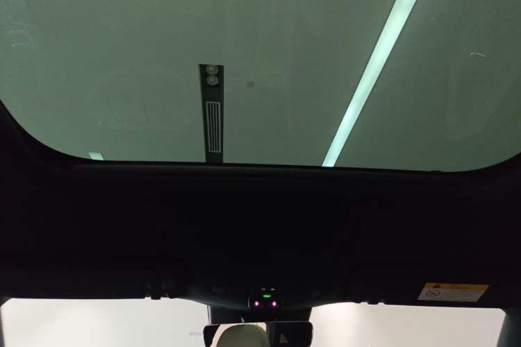 Used Nio ES6 2023 75 kWh Headliner
