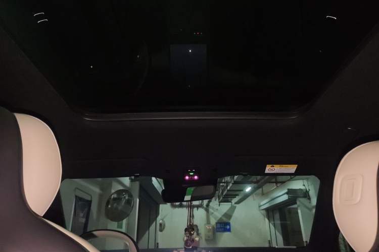 Used Nio ES6 2023 75 kWh Headliner