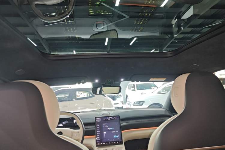 Used Nio ES6 2023 75 kWh Headliner