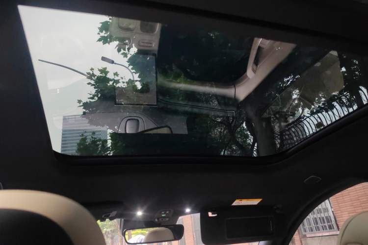 Used Nio ES6 2023 75 kWh Headliner