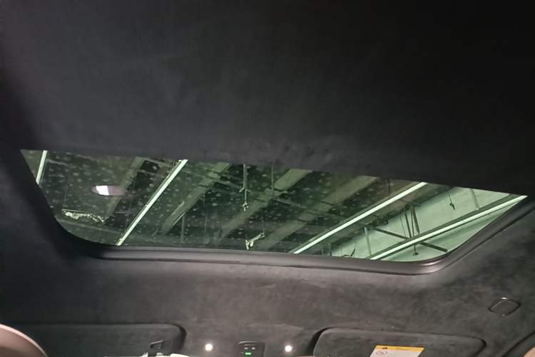 Used Nio ES6 2023 75 kWh Headliner
