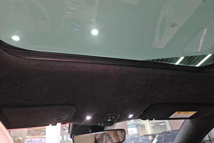 Used Nio ES6 2023 75 kWh Headliner