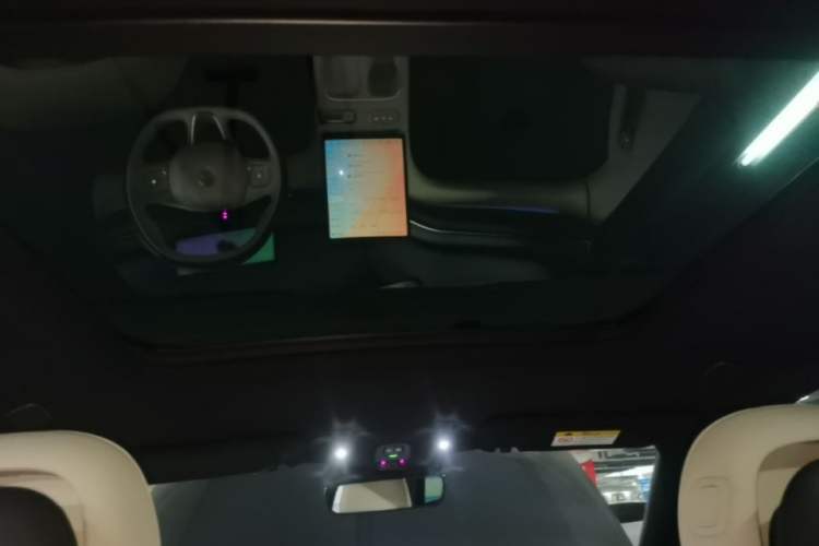 Used Nio ES6 2023 75 kWh Headliner