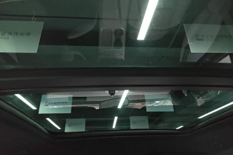 Used Nio ES6 2023 75 kWh Headliner