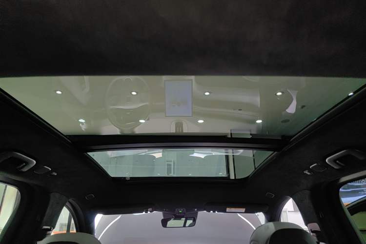 Used Nio ES6 2023 75 kWh Headliner