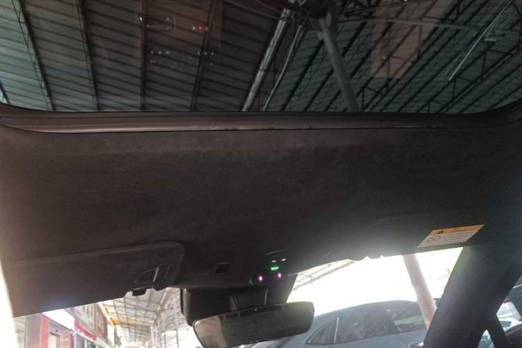 Used Nio ES6 2023 75 kWh Headliner
