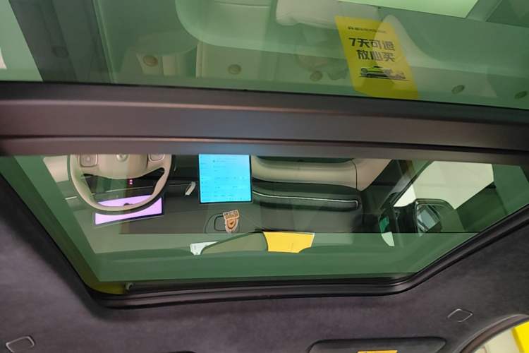Used Nio ES6 2023 75 kWh Headliner