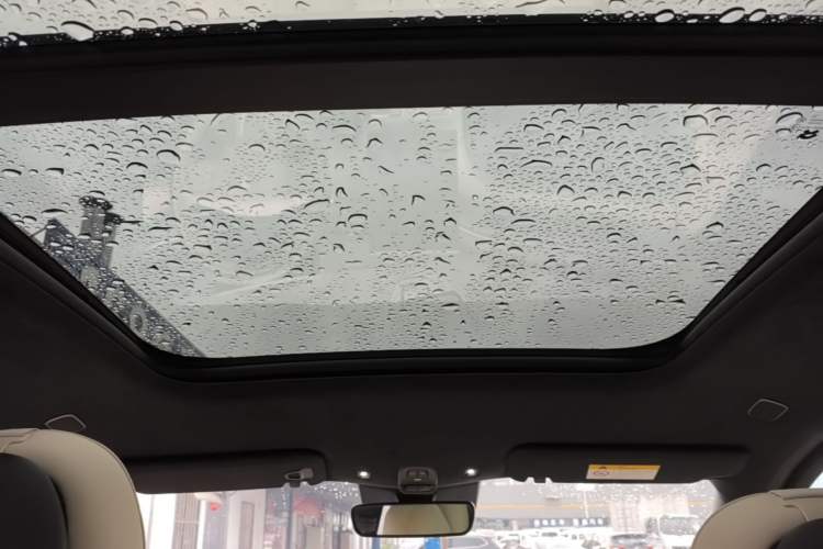Used Nio ES6 2023 75 kWh Headliner
