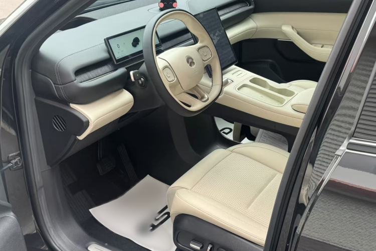 Used Nio ES6 2023 75 kWh Interior 1