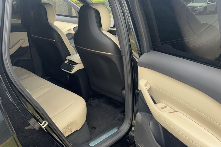 Used Nio ES6 2023 75 kWh Interior 2