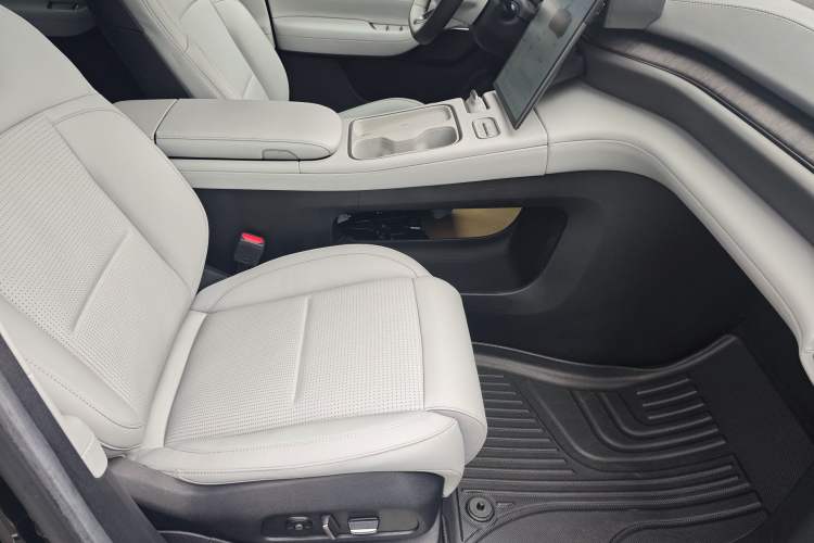 Used Nio ES6 2023 75 kWh Interior 3