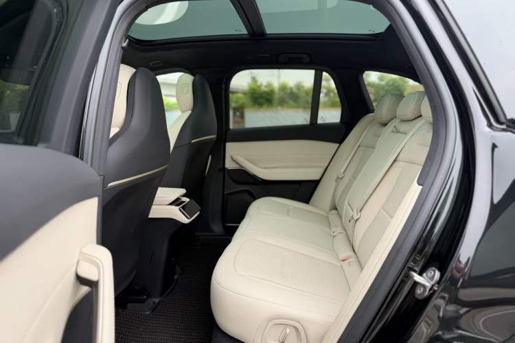 Used Nio ES6 2023 75 kWh Interior 4