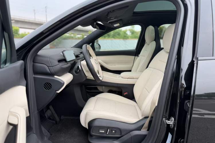 Used Nio ES6 2023 75 kWh Interior 5