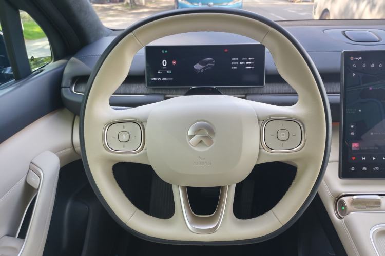 Used Nio ES6 2023 75 kWh Interior 7