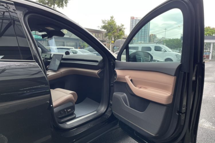 Used Nio ES6 2023 75 kWh Interior 8