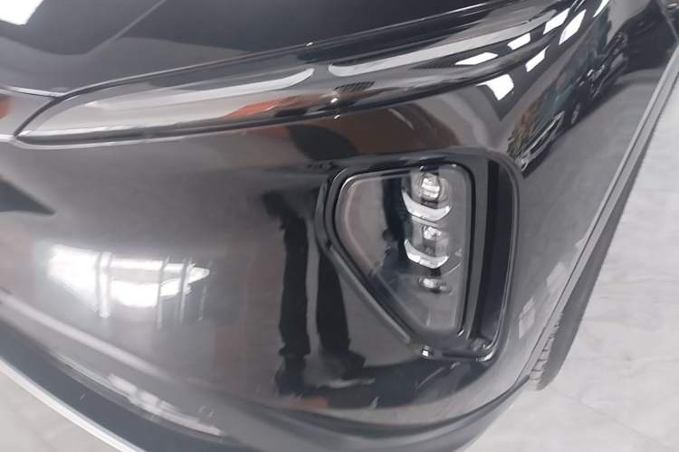 Used Nio ES6 2023 75 kWh Left Front Headlight