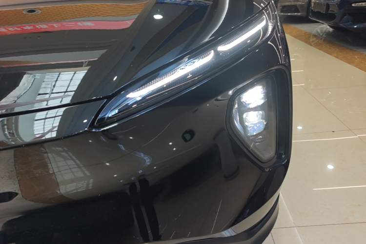 Used Nio ES6 2023 75 kWh Left Front Headlight