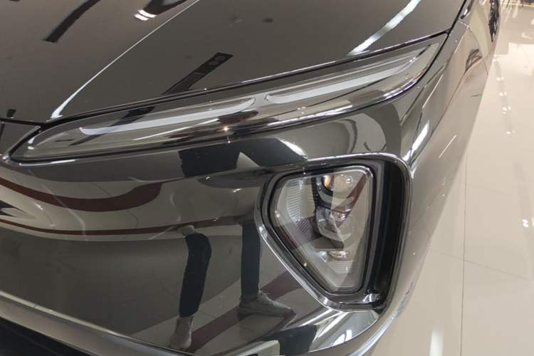 Used Nio ES6 2023 75 kWh Left Front Headlight