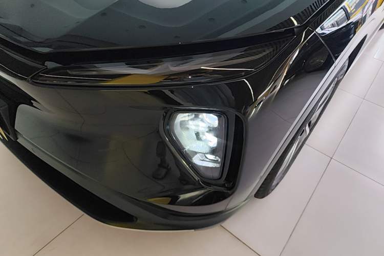 Used Nio ES6 2023 75 kWh Left Front Headlight