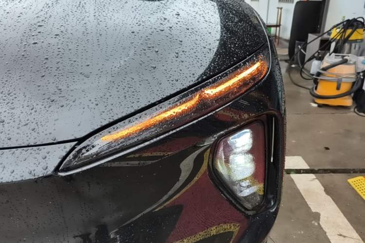 Used Nio ES6 2023 75 kWh Left Front Headlight