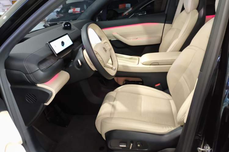 Used Nio ES6 2023 75 kWh Left Front Seat
